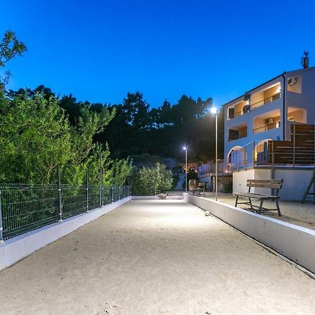 Apartments Fiona - Away From City Crowds มาคาร์สกา ภายนอก รูปภาพ