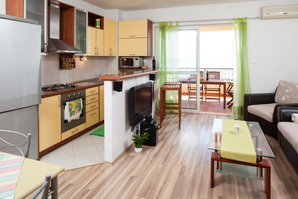 Apartments Fiona - Away From City Crowds มาคาร์สกา ห้อง รูปภาพ